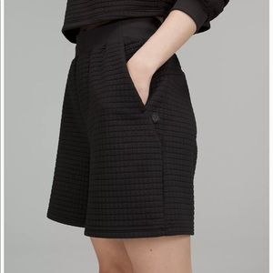 Lululemon Lab Textured Grid High- Rise Shorts 5.5”